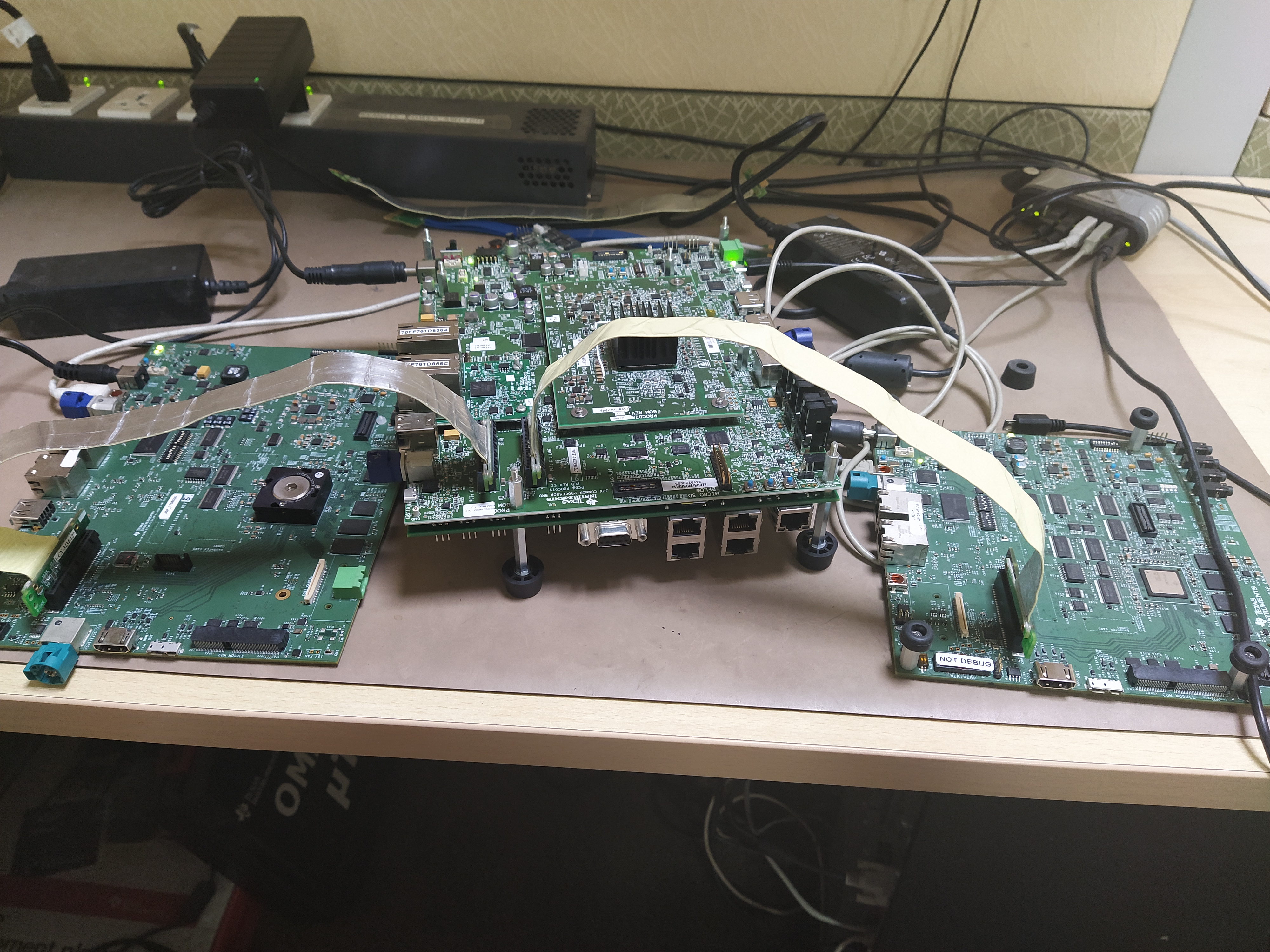 ../../../../../_images/j721e-backplane.jpg